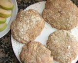 Foto del paso 2 de la receta: Baguels rellenos de tortitas de carne de cerdo y manzanas caramelizadas