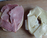 Foto del paso 2 de la receta: Bagel de lacón y queso havarti