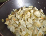 Foto del paso 2 de la receta: Paletillas de cordero lechal con alcachofas al ajillo