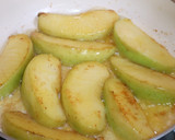 Foto del paso 3 de la receta: Baguels rellenos de tortitas de carne de cerdo y manzanas caramelizadas