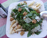 Foto del paso 1 de la receta: Ensalada de rúcula, pera, queso y nueces