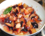 Foto del paso 2 de la receta: Salsa fácil de ciruelas rojas para carnes