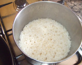 Foto del paso 1 de la receta: Arroz al estilo TDT con hongos secos y alcachofas