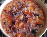 Foto del paso 3 de la receta: Salsa fácil de ciruelas rojas para carnes