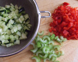 Foto del paso 1 de la receta: Ensalada de garbanzos y atún con su salsa