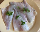 Foto del paso 1 de la receta: Dorada con salsa de almendras y langostinos