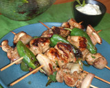 Foto del paso 4 de la receta: Brochetas de pollo al coñac con escalonias y pimientos de Couto