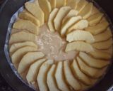 Foto del paso 4 de la receta: Pastel de manzanas cubierto con frutos secos