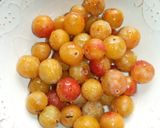 Foto del paso 1 de la receta: Mirabeles en almíbar de bayas 