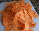 Foto del paso 1 de la receta: Chips crujientes de batata