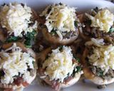 Foto del paso 3 de la receta: Champiñones rellenos con espinacas y jamón ibérico