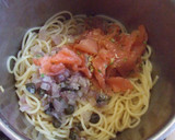 Foto del paso 3 de la receta: Spaghetti con salmón ahumado y alcaparras