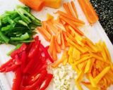 Foto del paso 2 de la receta: Fideos con verduras salteadas