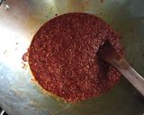 Foto langkah ke 5 dari resep Chili oil.