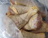 Foto del paso 1 de la receta: Muslos de Pollo con Aromas de Monte al Horno