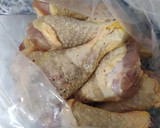 Foto del paso 1 de la receta: Muslos de Pollo con Aromas de Monte al Horno