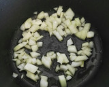 Foto del paso 1 de la receta: Crema de puerros con queso