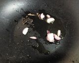 A picture of step 1 of Banana omelet burger.