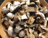 Makaron w sosie pieczarkowym i czerwoną fasolką krok przepisu 2 zdjęcie