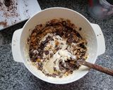 Foto del paso 3 de la receta: Budín de nueces y chocolate