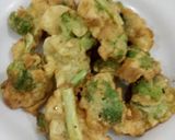 Foto langkah ke 3 dari resep Brokoli Goreng Tepung.