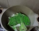 Foto langkah ke 6 dari resep Pangsit ayam kuah.