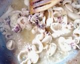 Foto del passaggio 2 della ricetta Seppie, piselli e patate