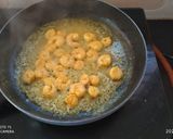 A picture of step 2 of Chilli Garlic PRAWNS.