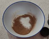 Foto del paso 2 de la receta: Torta de chocolate húmeda y melcochuda