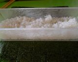 A picture of step 4 of Grandma’s Okinawan Pork and Egg Onigiri.