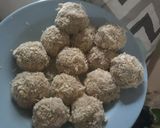 Foto langkah ke 3 dari resep Bola bola pisang isi coklat lumer.
