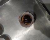 Foto langkah ke 3 dari resep Coklat egg drops.