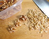 Foto del paso 1 de la receta: Sándwiches con queso Roquefort, queso Philadelpia y nueces picadas