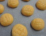 A picture of step 5 of Easy Melon Pan-Style Cookies with Pancake Mix.