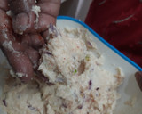 A picture of step 3 of Urad dal vadas.