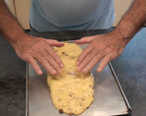 Foto del paso 10 de la receta: Coca de brioche con nueces y pasas