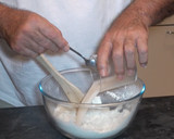 Foto del paso 3 de la receta: Grisines (palitos con escamas de sal)
