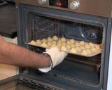 Foto del paso 7 de la receta: Profiteroles de nata con chocolate caliente