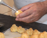 Foto del paso 10 de la receta: Profiteroles de nata con chocolate caliente