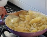 Foto del paso 2 de la receta: Tortilla de patatas y cebolla
