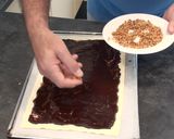 Foto del paso 4 de la receta: Coca de hojaldre rellena de chocolate