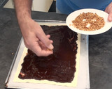 Foto del paso 4 de la receta: Coca de hojaldre rellena de chocolate