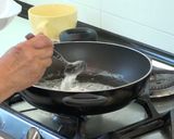 A picture of step 4 of Macaroni with Bechamel Sauce and Ham.