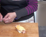 Foto del paso 3 de la receta: Rollitos de pollo con jamón y queso
