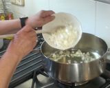 Foto del paso 1 de la receta: Crema de tomates y pimientos