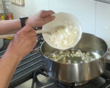 Foto del paso 1 de la receta: Crema de tomates y pimientos