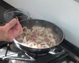 Foto del paso 3 de la receta: Calamares en su tinta
