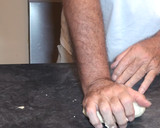 Foto del paso 5 de la receta: Grisines (palitos con escamas de sal)
