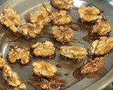 Foto del paso 4 de la receta: Pastelitos de hojaldre con nueces y coco