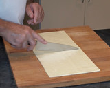 Foto del paso 7 de la receta: Grisines (palitos con escamas de sal)